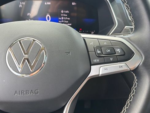 Certified 2023 Volkswagen Tiguan SE FWD image 12