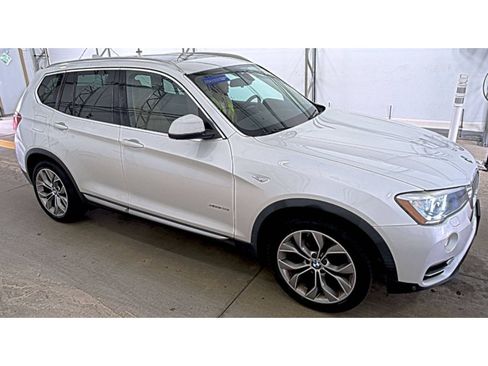 Used 2016 BMW X3 xDrive28i AWD/4WD image 3