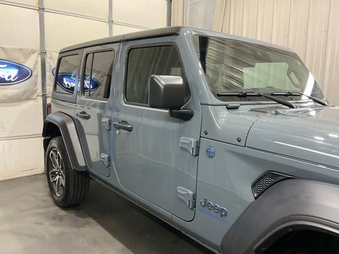 Used 2025 Jeep Wrangler Unlimited Sport S 4xe w/ Convenience Group AWD/4WD image 4