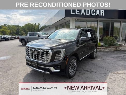 Used 2025 GMC Yukon Denali w/ Sun & Power Step Package AWD/4WD image 1