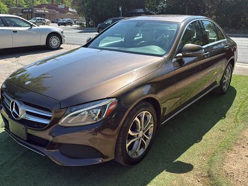 Used 2015 Mercedes-Benz C 300 4MATIC Sedan image 3