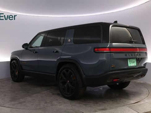 Used 2025 Rivian R1S Premium Dual AWD/4WD image 17
