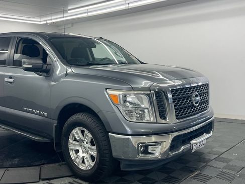 Used 2018 Nissan Titan SV RWD image 8