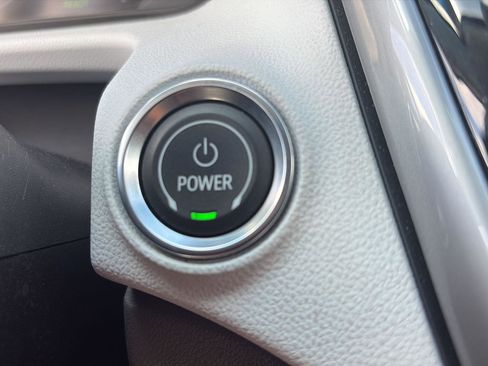 Used 2022 Chevrolet Bolt EUV Premier w/ Sun & Sound Package image 17