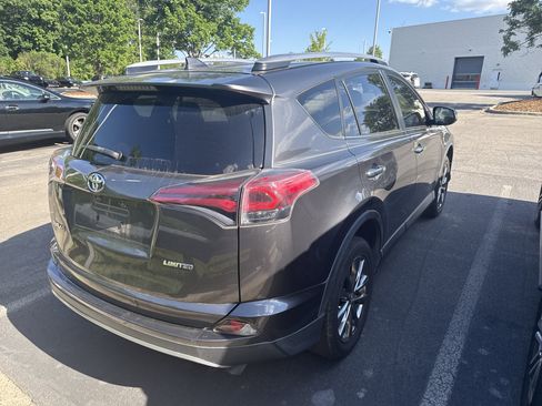 Used 2018 Toyota RAV4 Limited FWD image 7