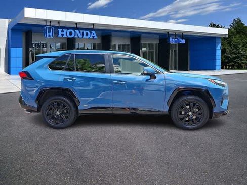 Used 2022 Toyota RAV4 SE w/ Convenience Package AWD/4WD image 25