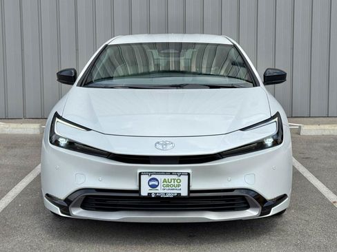 Used 2023 Toyota Prius XLE FWD image 2