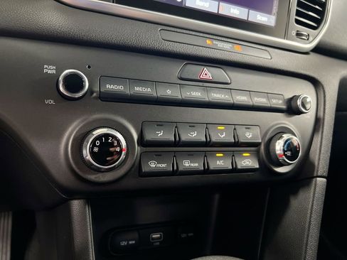 Used 2020 Kia Sportage LX FWD image 16