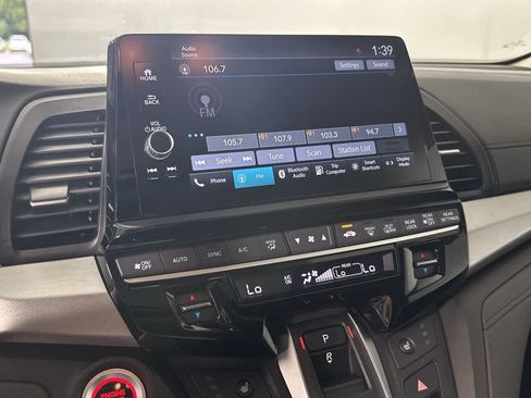 Used 2025 Honda Odyssey EX-L image 16