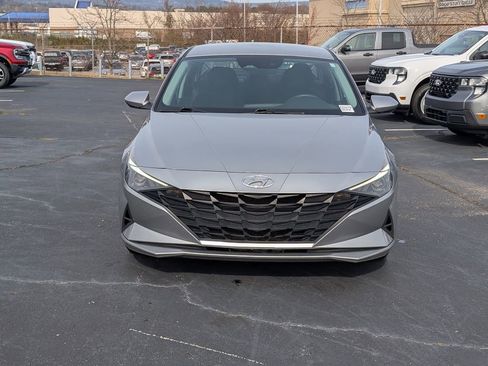 Used 2023 Hyundai Elantra SE image 7