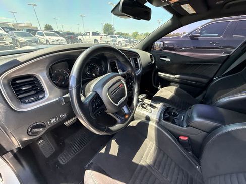 Used 2018 Dodge Charger R/T RWD image 12