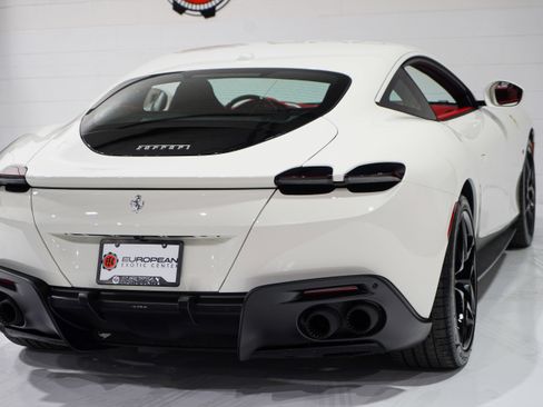 Used 2024 Ferrari Roma RWD image 38