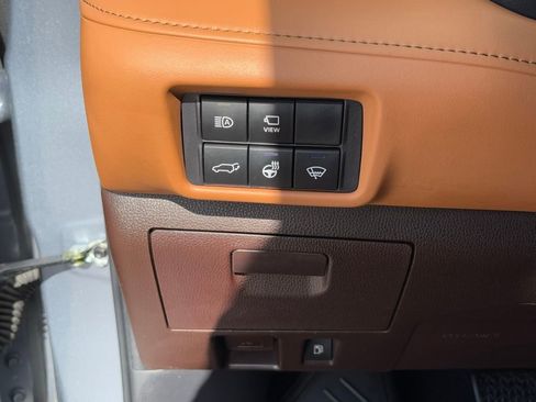 Used 2022 Toyota Highlander Platinum image 29