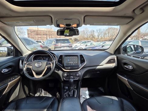 Used 2018 Jeep Cherokee Limited AWD/4WD image 28
