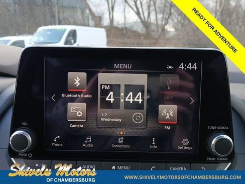 Used 2023 Nissan Rogue SV AWD/4WD image 16