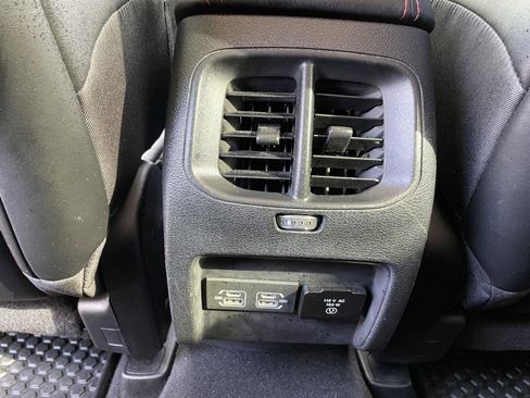 Used 2021 Jeep Cherokee Trailhawk AWD/4WD image 39