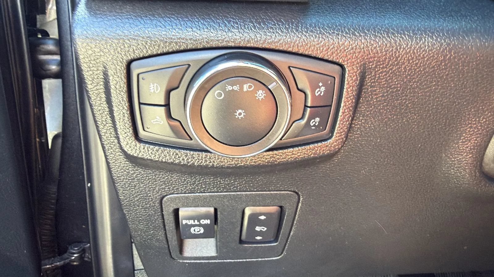 Used 2019 Ford F150 Lariat w/ Equipment Group 502A Luxury AWD/4WD image 45