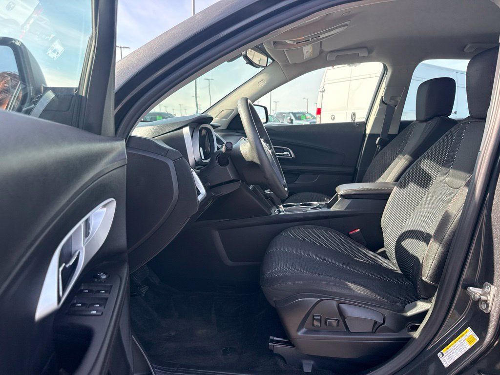 Certified 2017 Chevrolet Equinox LS AWD/4WD image 5