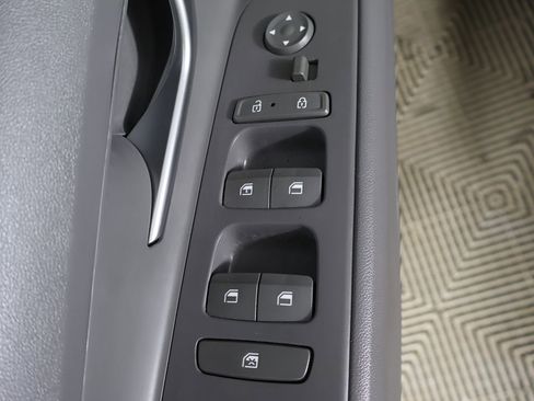 Certified 2024 Hyundai Elantra SE FWD image 32