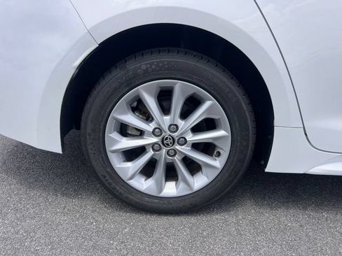 Used 2021 Toyota Corolla LE w/ LE Convenience Package FWD image 34