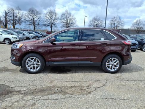 Used 2024 Ford Edge SEL image 2