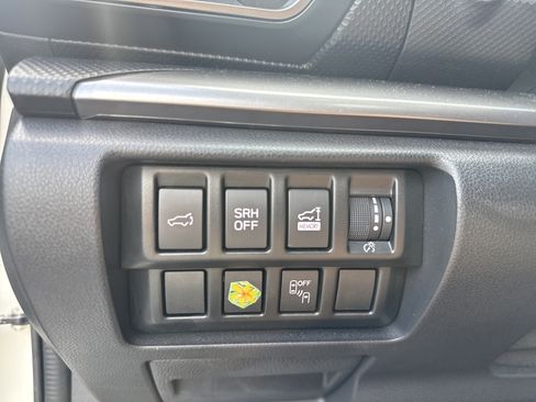 Used 2023 Subaru Forester Premium AWD/4WD image 30