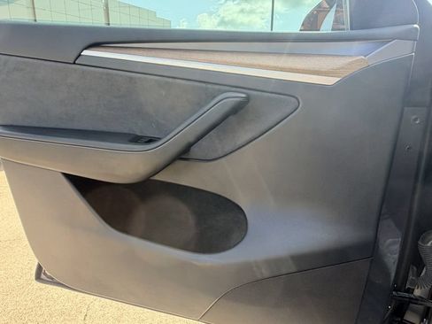 Used 2023 Tesla Model Y Long Range AWD/4WD image 21