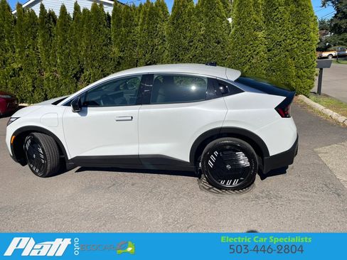 Used 2026 Nissan Leaf w/ Floor Mat Package (S+) FWD image 5