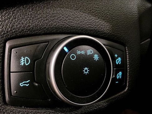 Used 2017 Ford Escape SE image 30