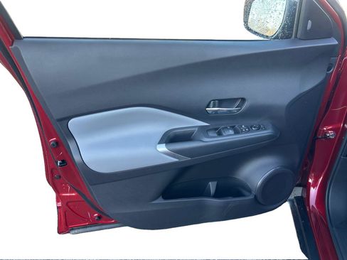 Used 2024 Nissan Kicks SR w/ SR Premium Package FWD image 9