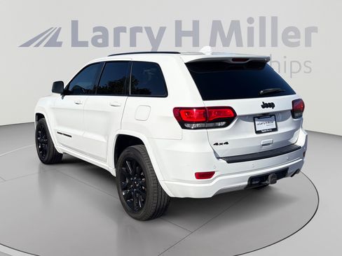 Used 2021 Jeep Grand Cherokee Laredo X AWD/4WD image 3