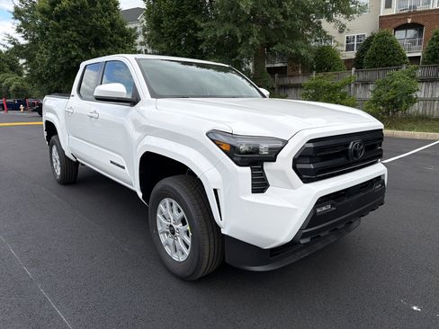 New 2026 Toyota Tacoma SR5 AWD/4WD image 3