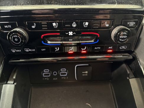 Used 2023 Jeep Grand Cherokee L Limited w/ Luxury Tech Group II image 22