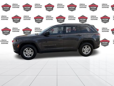 Used 2022 Jeep Grand Cherokee Laredo w/ Luxury Tech Group I image 2