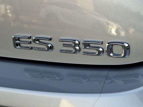 Certified 2023 Lexus ES 350 w/ Premium Package image 30