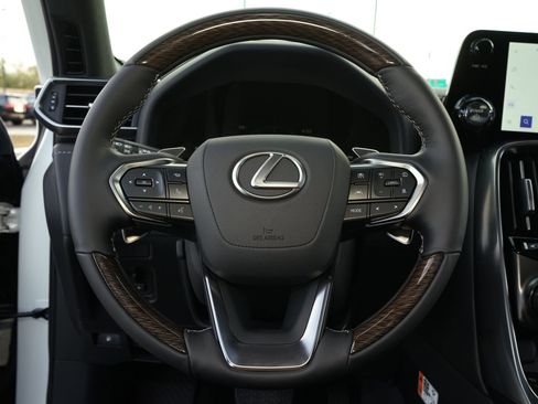 Used 2025 Lexus LX 700h Ultra Luxury w/ Accessory Package (2T) AWD/4WD image 12