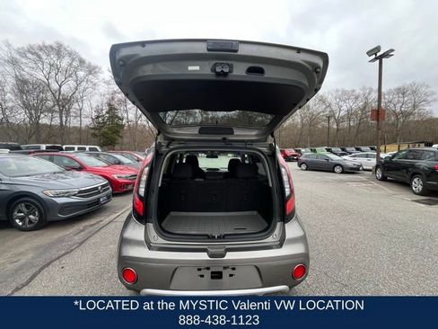 Used 2017 Kia Soul + FWD image 11