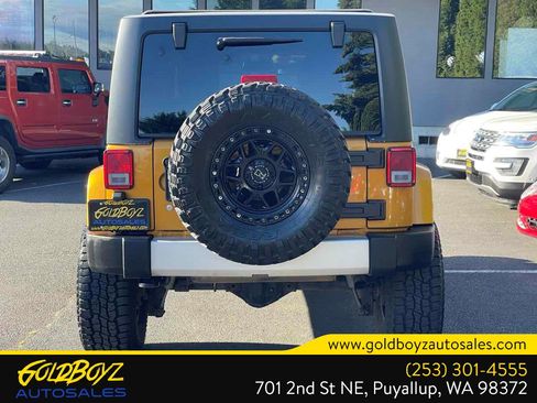 Used 2014 Jeep Wrangler Unlimited Sahara AWD/4WD image 5