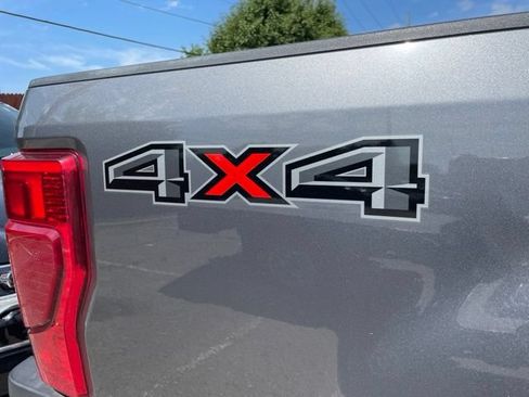 Used 2022 Ford F350 Platinum AWD/4WD image 9