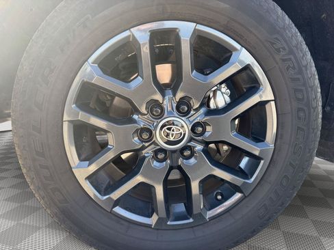 Used 2024 Toyota Tundra Platinum AWD/4WD image 8