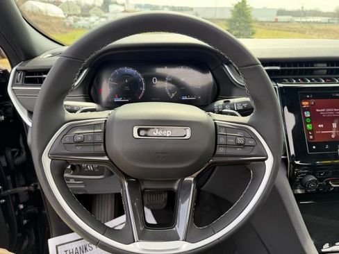 Used 2023 Jeep Grand Cherokee Altitude image 21