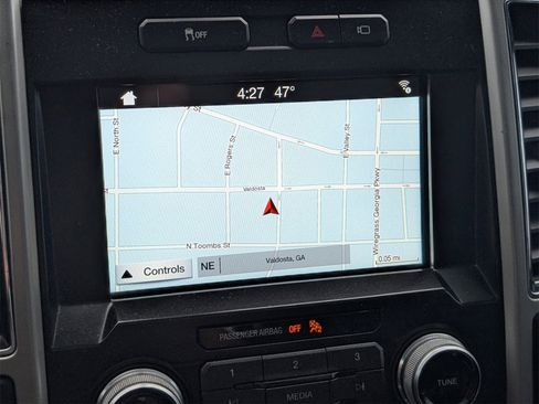 Used 2017 Ford F150 Lariat w/ Equipment Group 502A Luxury image 18