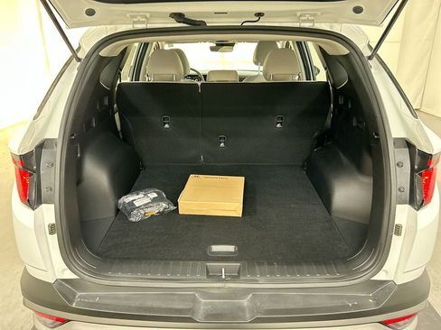 Used 2025 Hyundai Tucson SE image 21