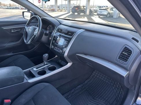 Used 2015 Nissan Altima 2.5 SV image 22