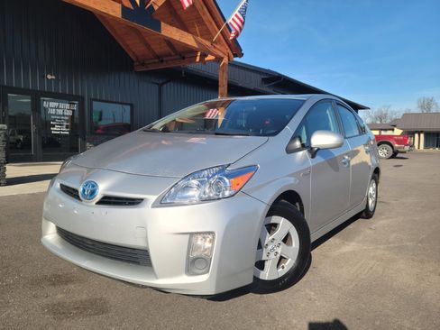 Used 2011 Toyota Prius Five image 1