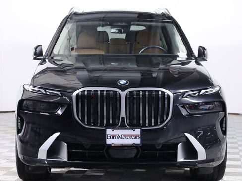 Used 2025 BMW X7 xDrive40i AWD/4WD image 2