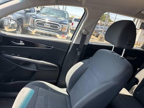 Used 2020 Kia Sorento LX FWD image 20