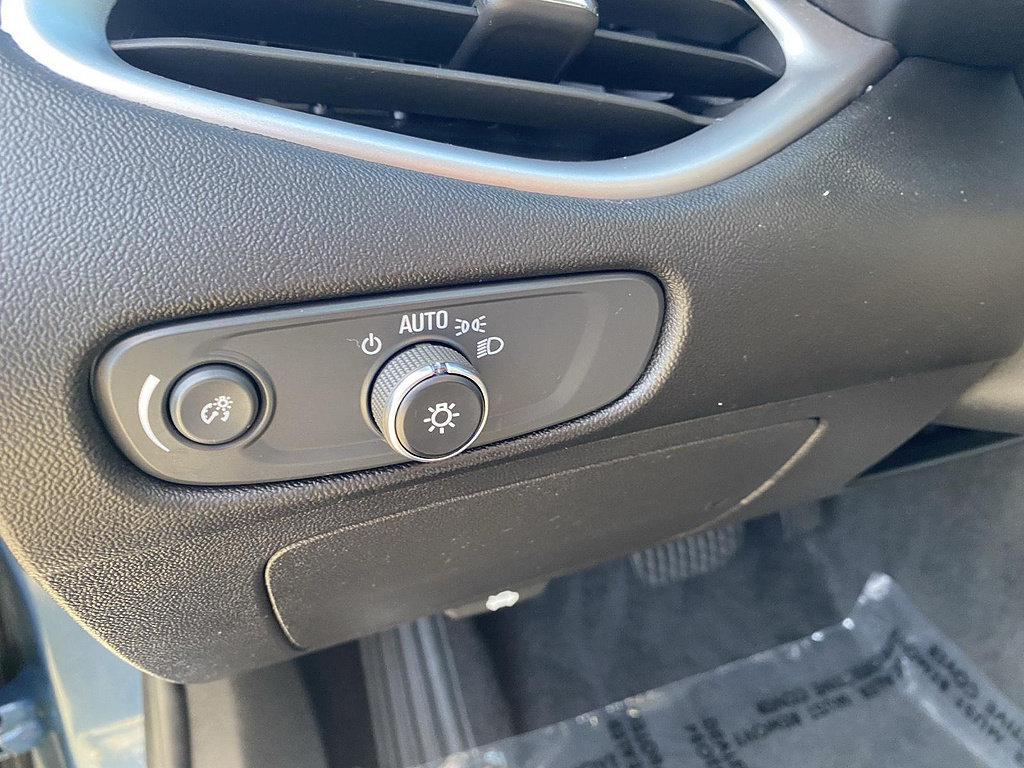 Certified 2025 Chevrolet Malibu LT FWD image 14