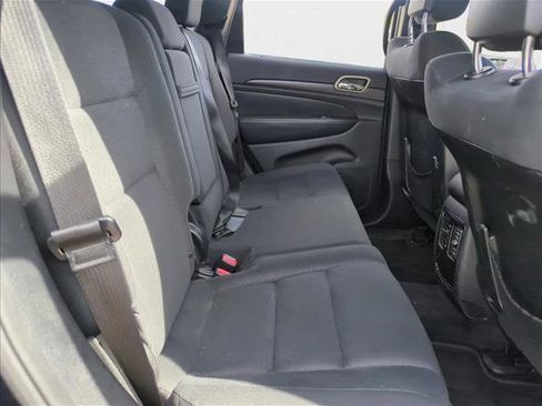 Used 2017 Jeep Grand Cherokee Laredo w/ Quick Order Package 2BE image 20