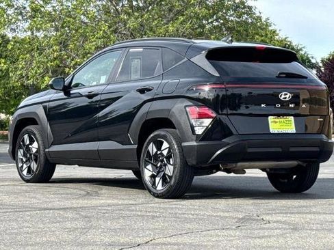 Used 2024 Hyundai Kona SEL AWD/4WD image 3